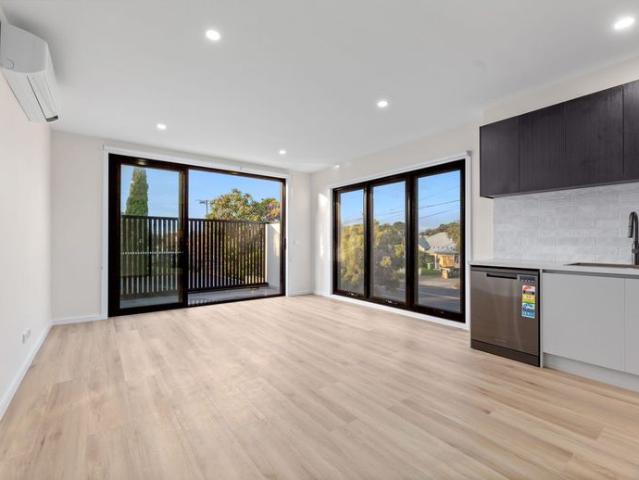 Townhouse for rent in Camerons Creek, Victoria