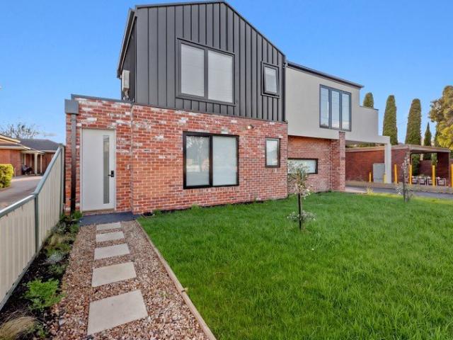 Townhouse for rent in Camerons Creek, Victoria