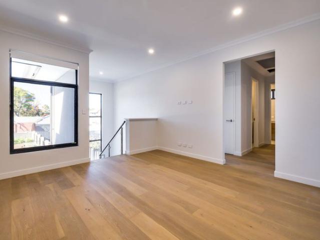 Townhouse for rent in Como, Western Australia