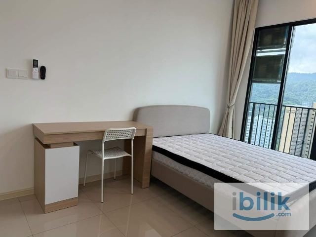 Room for rent in Teluk Kumbar, George Town