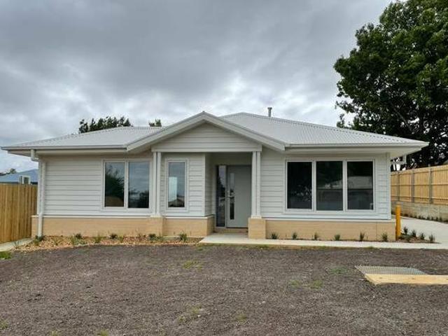 House for rent in Victoria