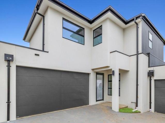 Townhouse for sale in Camerons Creek, Victoria
