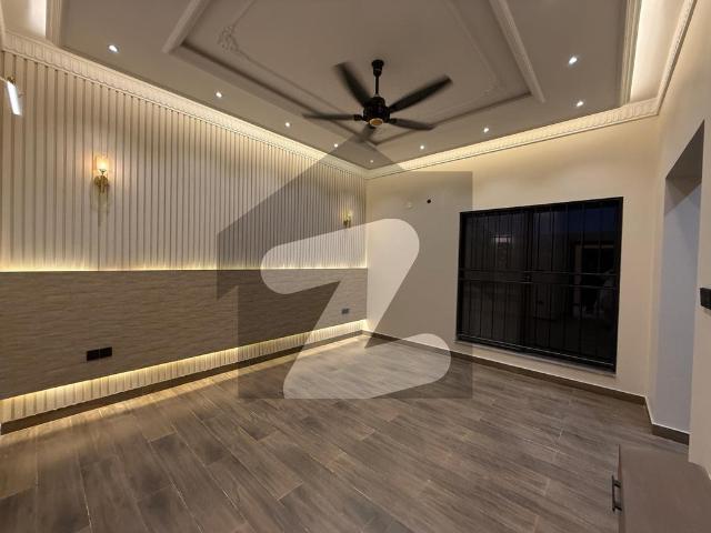 House for sale in تحصیل فیصل آباد شہر, فیصل آباد ڈویژن