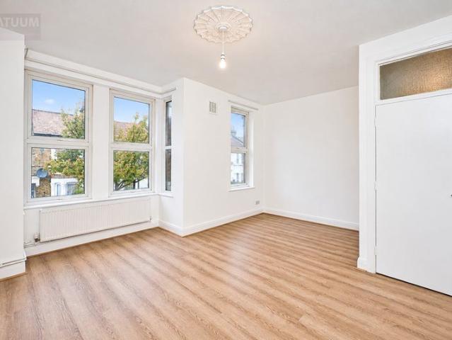 Apartment for rent in London Borough of Newham, Greater London