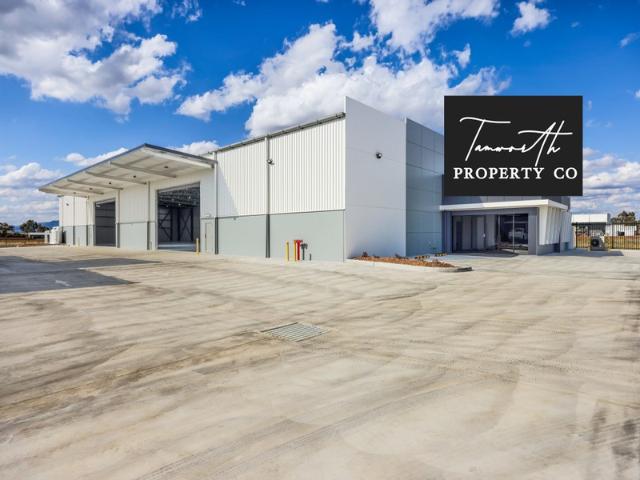 Warehouse for rent in Piallamore, New South Wales
