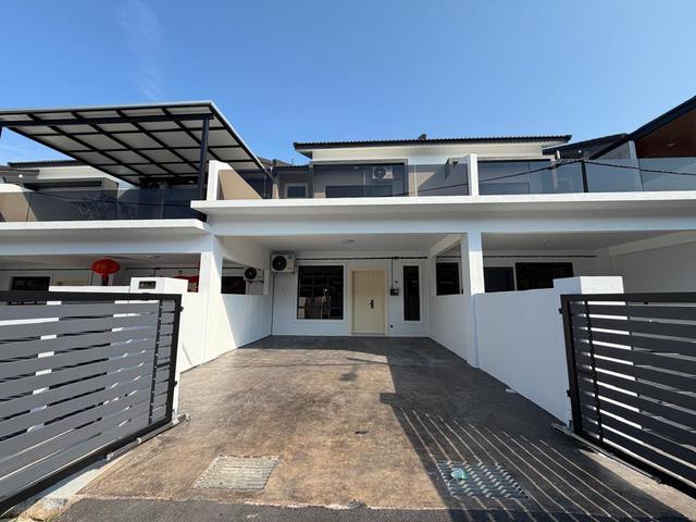 Terraced House for rent in Malaka