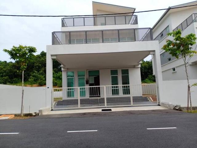 Bungalow for sale in Malaka