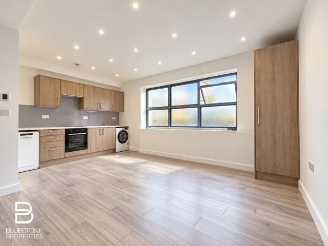 Studio for rent in London Borough of Sutton, Greater London