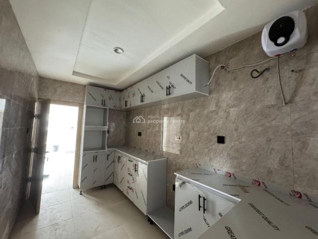 Flat for rent in Eti Osa, Lagos