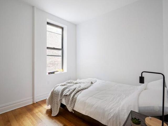 Room for rent in Arverne, New York