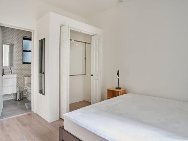 Room for rent in Arverne, New York