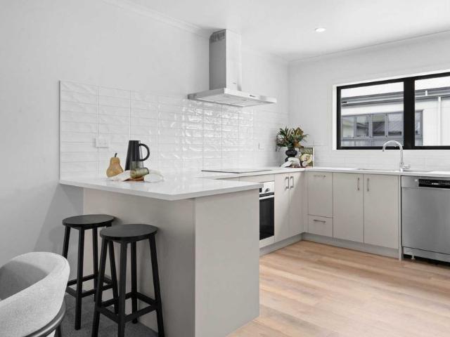 Townhouse for rent in Hamilton East, Hamilton City