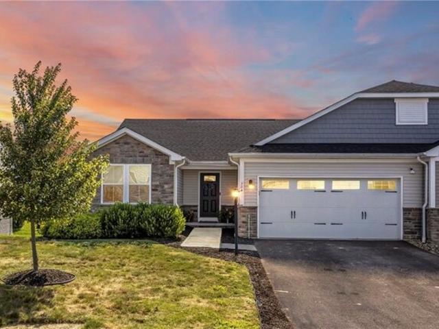 Condo for sale in Evans City Condo for sale in Evans City