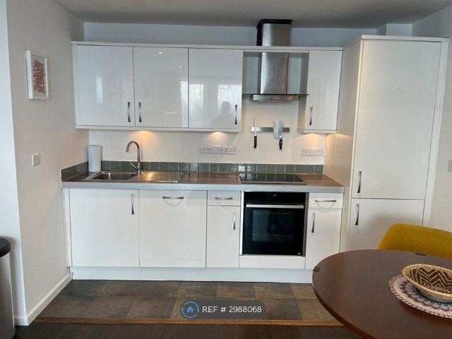 Apartment for rent in Spike Island, Feckenham