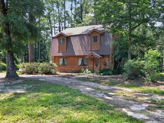 House for sale in Suwannee, Florida