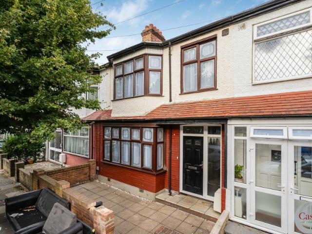 Apartment for rent in Upper Edmonton, Greater London