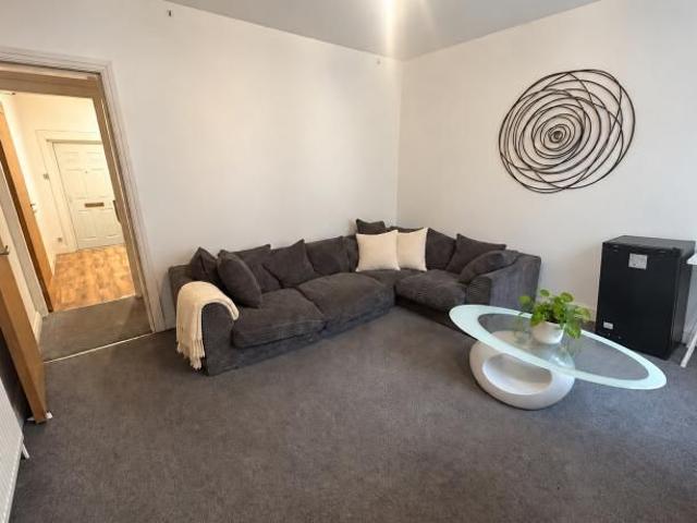 Room for rent in Hyde Park, Leeds