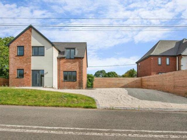 House for sale in Dines Green, Worcestershire