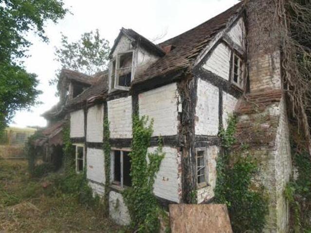 House for sale in Dines Green, Worcestershire