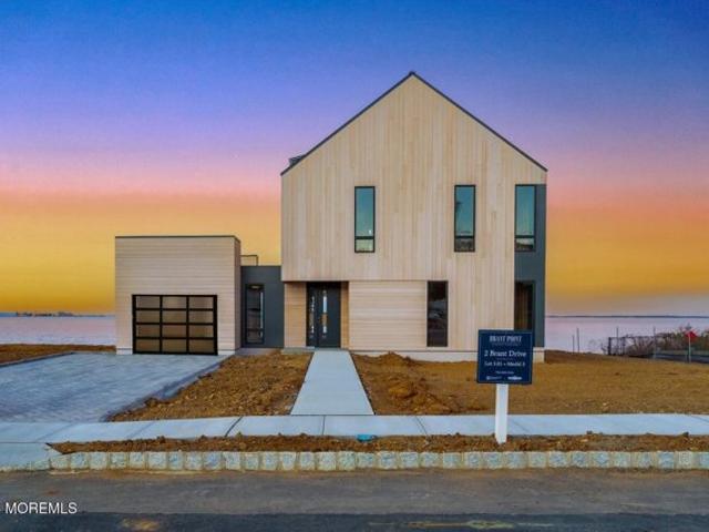House for sale in Atlantic Highlands