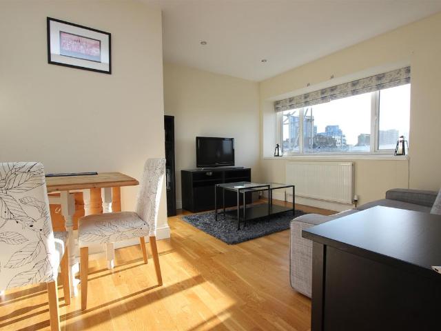 House for rent in Royal Borough of Greenwich, Greater London