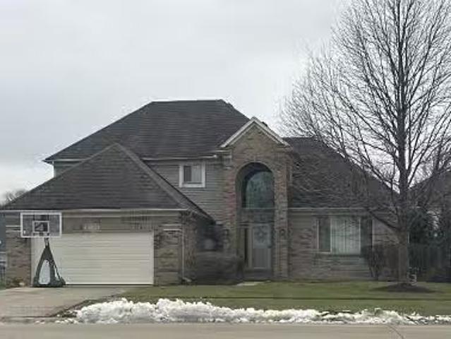 House for sale in Macomb