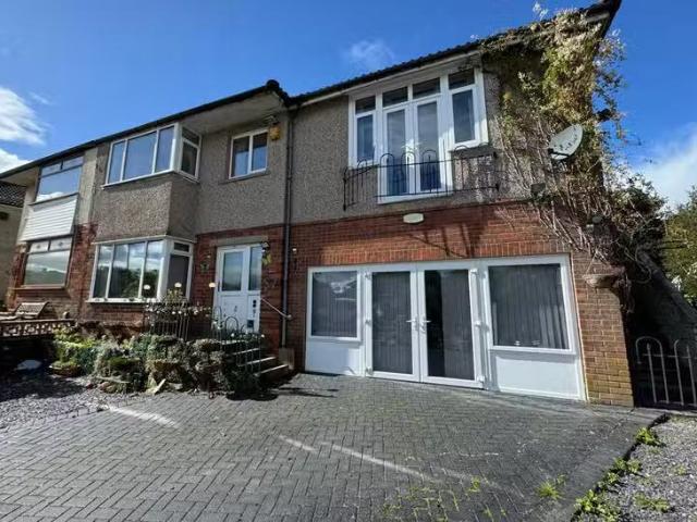 House for sale in Heaton
