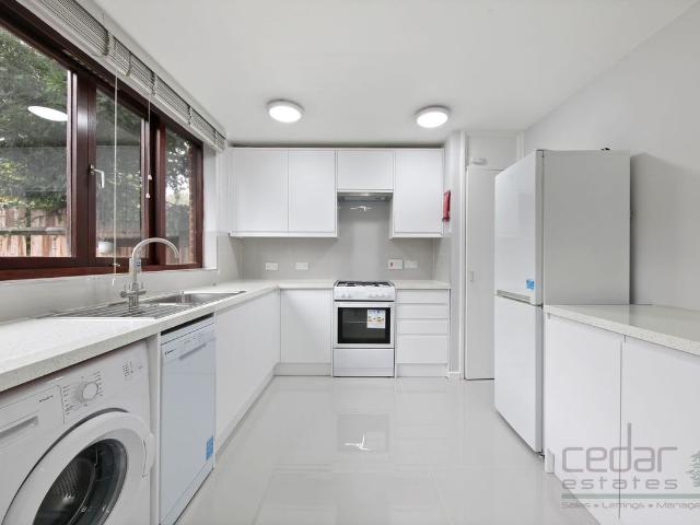 House for rent in Kilburn, Greater London