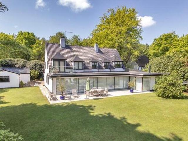 House for sale in The Butts, Kent