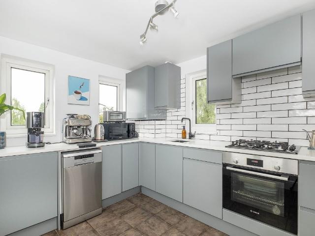 Apartment for rent in Earlsfield, Greater London