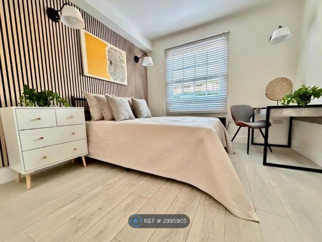 Room for rent in Shepherd's Bush, Greater London