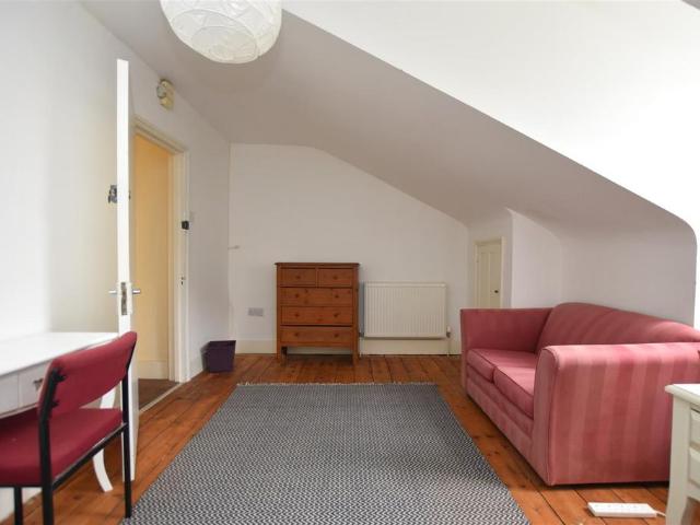 House for rent in Bohemia, Guestling Green