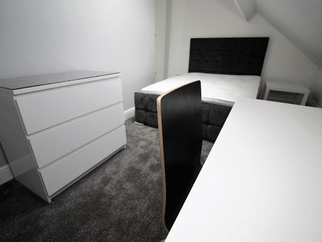 Room for rent in Bede Island, Leicester