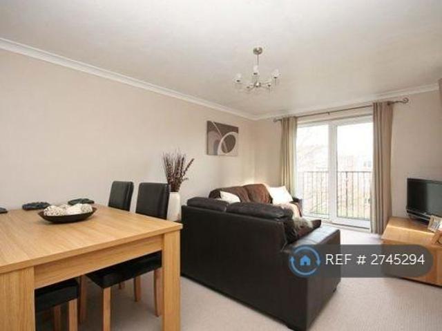Apartment for rent in Hatching Green, Five Acres