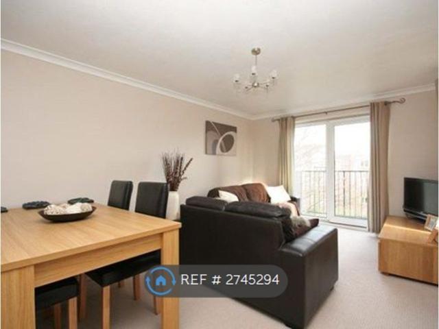 Apartment for rent in Hatching Green, Five Acres