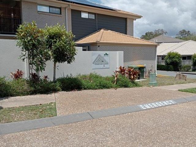 Townhouse for rent in Toombul, Queensland