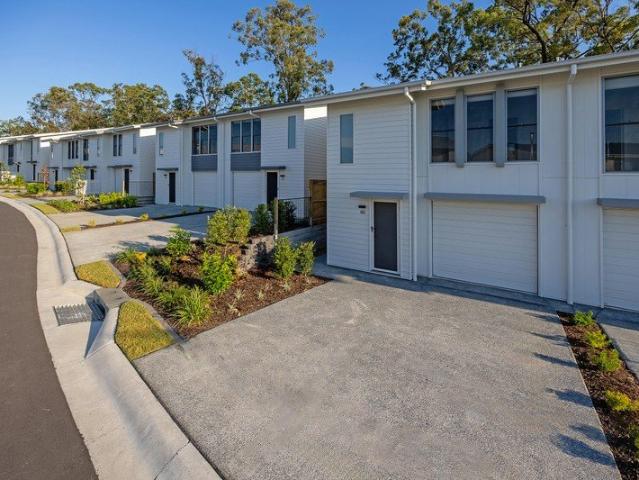 Townhouse for rent in Coomera, Gold Coast City