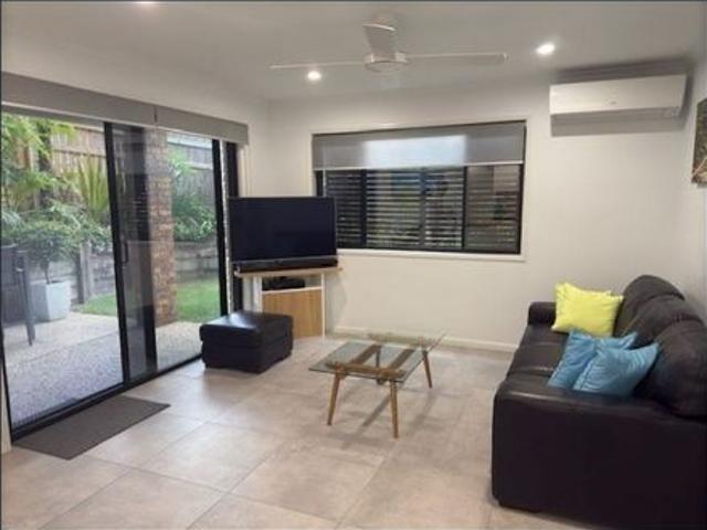 Townhouse for rent in Sunrise Beach, Queensland