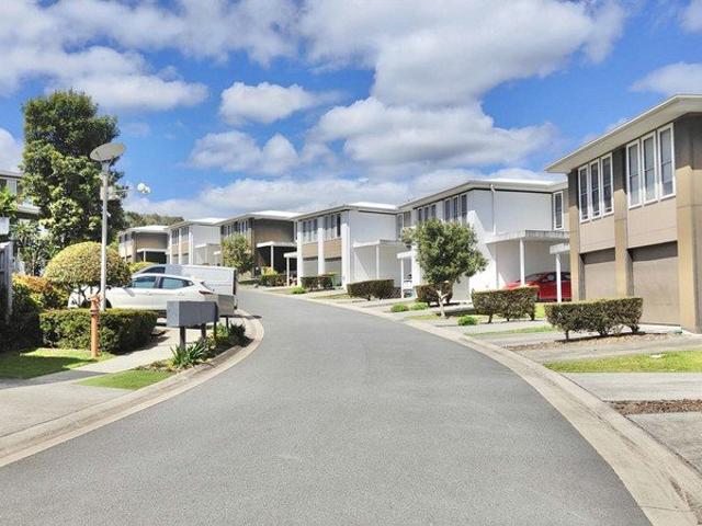 Townhouse for rent in Fernbrook, Queensland