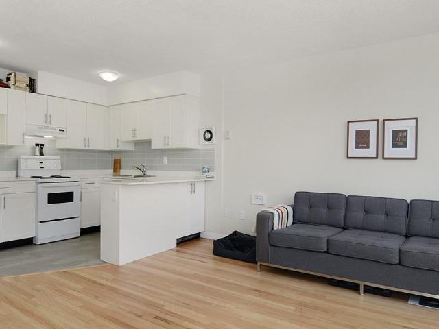 Apartment for rent in Denman Village, Vancouver