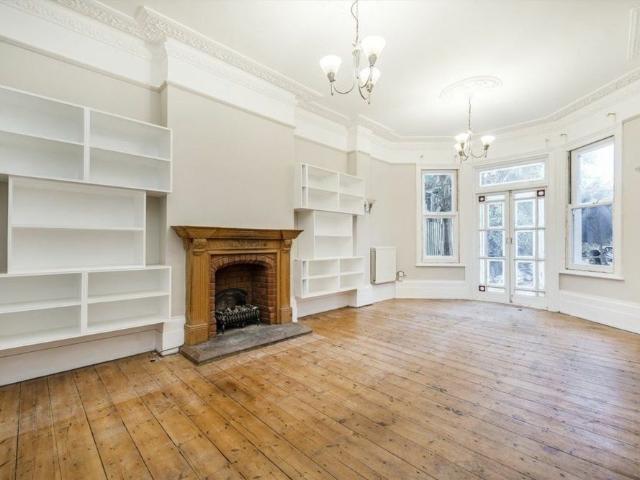 Apartment for rent in London Borough of Lewisham, Cat Hill