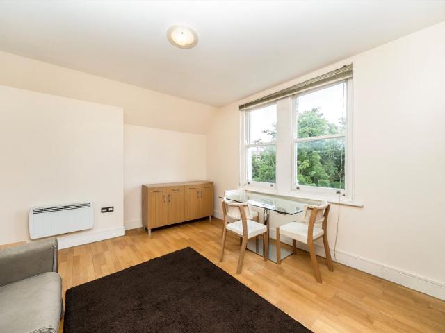 Apartment for rent in London Borough of Lewisham, Brockley