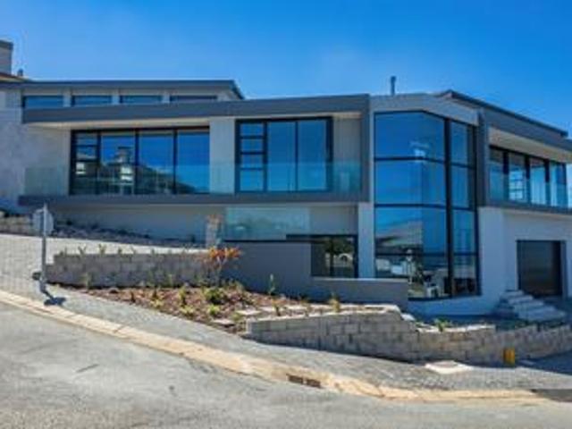 House for sale in Groot Brak Rivier, Western Cape