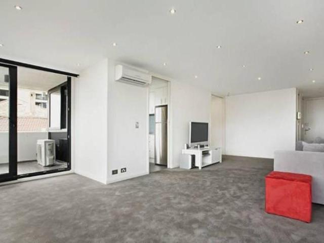 Apartment for rent in St Kilda West, Melbourne