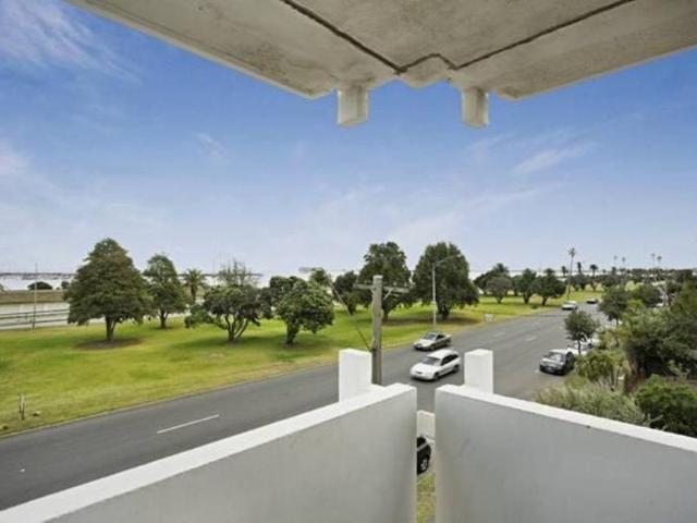 House for rent in St Kilda West, Melbourne