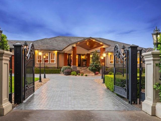 Cottage for sale in Sydney, New South Wales