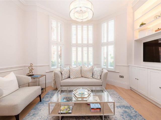 Apartment for rent in Brompton, Greater London