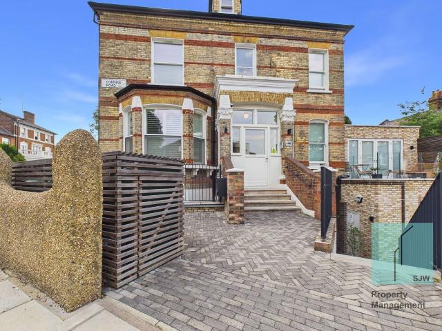 Apartment for rent in Archway, Greater London