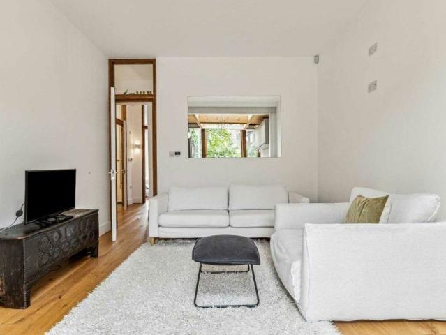 House for rent in Archway, Cat Hill