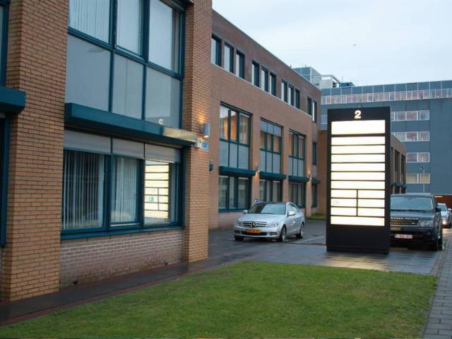 Bedrijfspand te huur in Slingerweg, Breda
